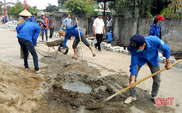 Hơn 200 ĐVTN Thạch Hà ra quân chiến dịch tình nguyện hè