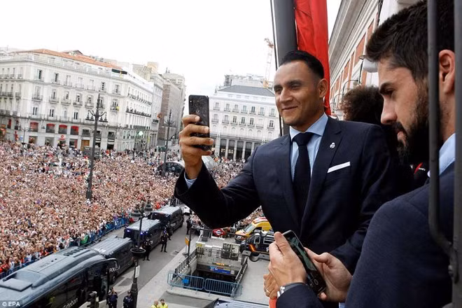 Biển người chào đón nhà vô địch Champions League Real Madrid