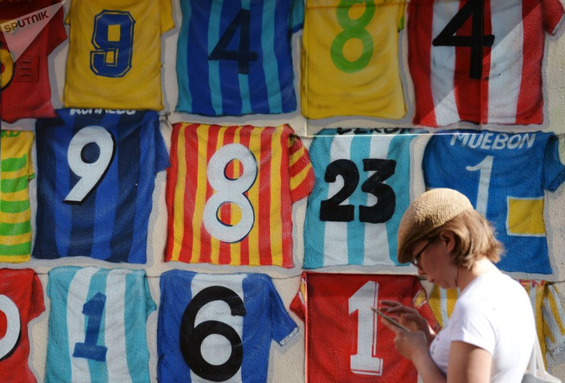 Nga khuấy động World Cup bằng tranh graffiti chủ đề bóng đá