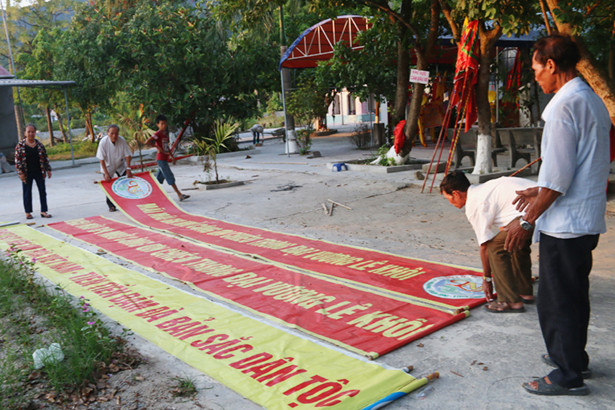 Chuẩn bị kiệu rước và các điều kiện cho Lễ hội đền Chiêu Trưng Lê Khôi