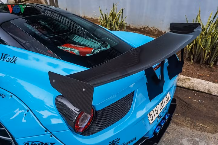 Liberty Walk Ferrari 458 Italia được chủ nhân chi 1 tỷ đồng để nâng cấp