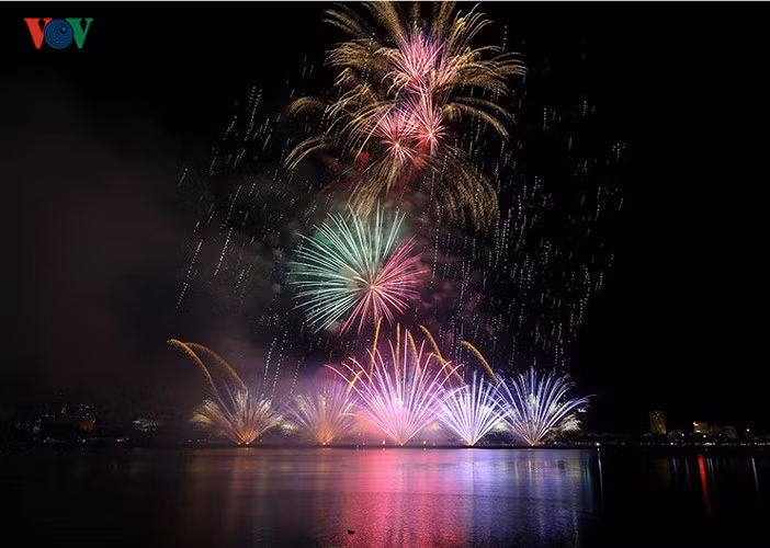 Mãn nhãn màn pháo hoa của nhà đương kim vô dịch Martarello bên sông Hàn