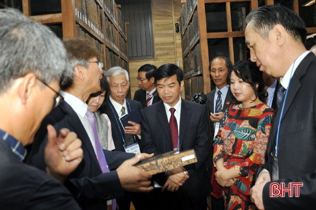 Đoàn Hà Tĩnh làm việc tại Viện phát triển Giáo dục Hàn Quốc