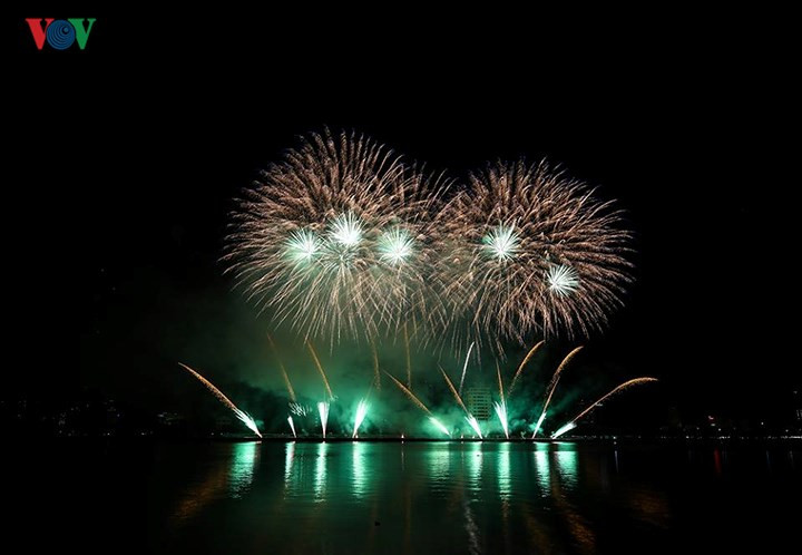 Mãn nhãn màn pháo hoa của nhà đương kim vô dịch Martarello bên sông Hàn