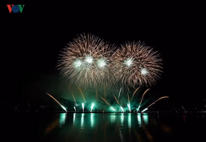 Mãn nhãn màn pháo hoa của nhà đương kim vô dịch Martarello bên sông Hàn