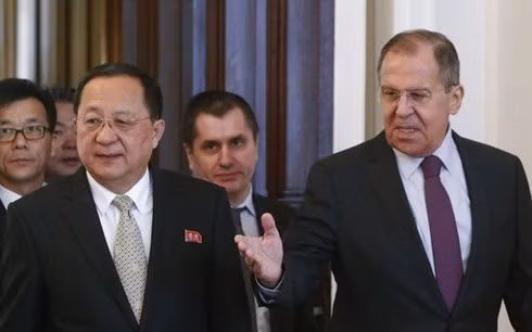 Hình ảnh về chuyến thăm bất ngờ của Ngoại trưởng Nga tới Triều Tiên