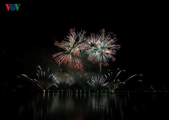 Mãn nhãn màn pháo hoa của nhà đương kim vô dịch Martarello bên sông Hàn