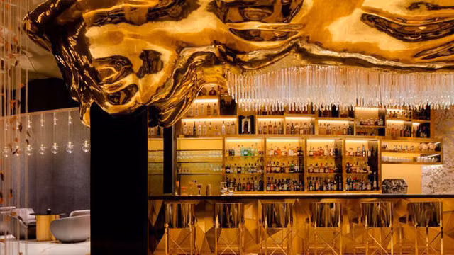 Khám phá nhà hàng chuyên dùng vàng để trang trí món ăn tại Dubai