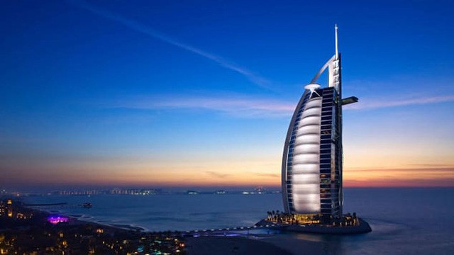 Khám phá nhà hàng chuyên dùng vàng để trang trí món ăn tại Dubai