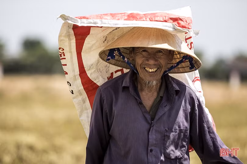 Lao động Hà Tĩnh nhọc nhằn mưu sinh dưới nắng đổ lửa