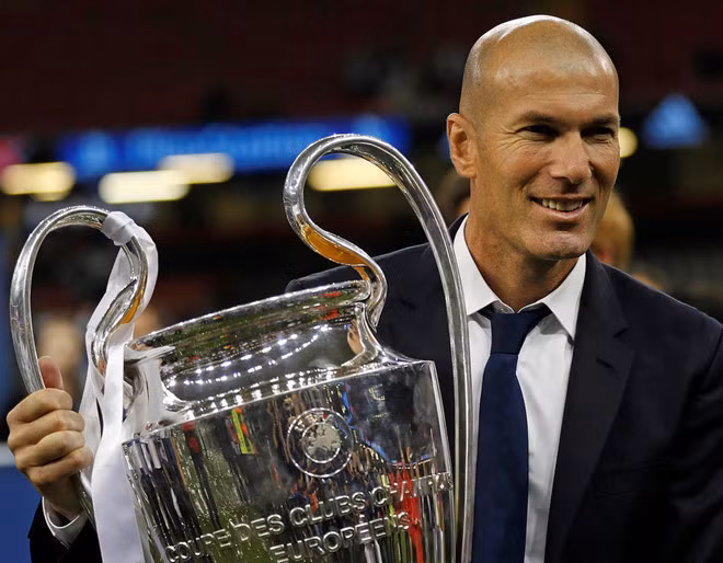 Zinedine Zidane từ chức HLV trưởng Real Madrid