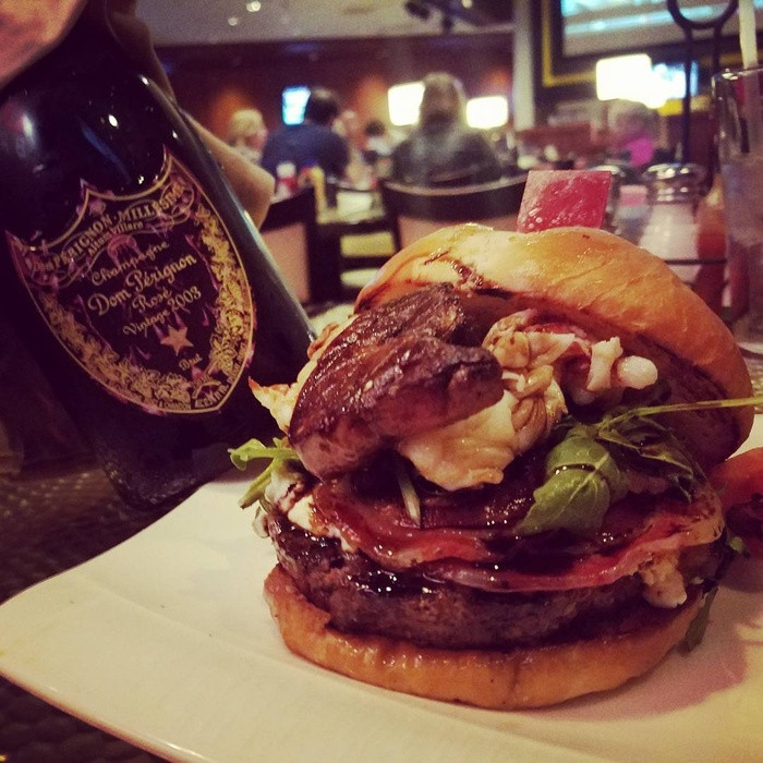 Loạt món ăn đắt đỏ nhất thế giới, ăn món thứ 3 có thể khiến bạn "phá sản" ảnh 9 Loạt món ăn đắt đỏ nhất thế giới, ăn món thứ 3 có thể khiến bạn phá sản