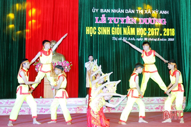 Thị xã Kỳ Anh vinh danh 232 học sinh giỏi