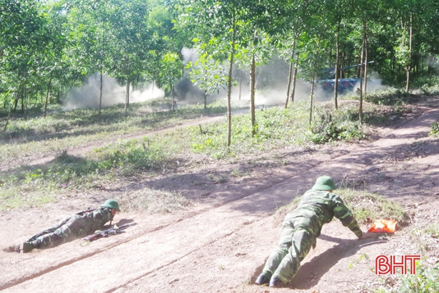 Xem chiến sỹ mới Trung đoàn 841 bắn súng AK, ném lựu đạn