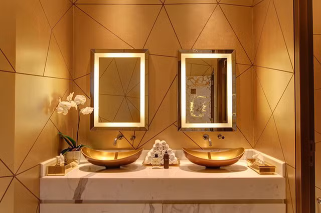 Khám phá nhà hàng chuyên dùng vàng để trang trí món ăn tại Dubai