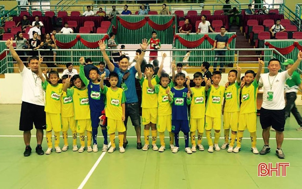 Nhi đồng Hà Tĩnh nhất bảng B vòng loại Cúp Milo sau chiến thắng 5-0 trước Hà Nội