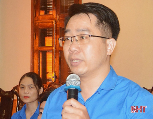 Bí thư Tỉnh ủy Lê Đình Sơn đối thoại với tuổi trẻ Hà Tĩnh