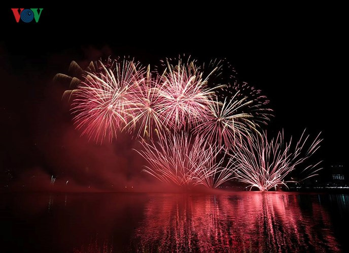 Mãn nhãn màn pháo hoa của nhà đương kim vô dịch Martarello bên sông Hàn