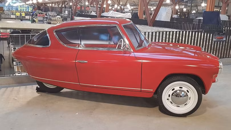 Sáng tạo ô tô điện 3 bánh “giả cổ” Nobe 100 cực độc đáo