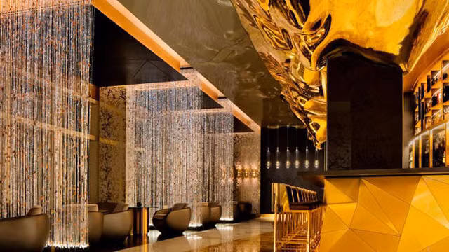 Khám phá nhà hàng chuyên dùng vàng để trang trí món ăn tại Dubai