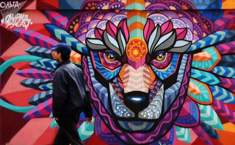 Nga khuấy động World Cup bằng tranh graffiti chủ đề bóng đá