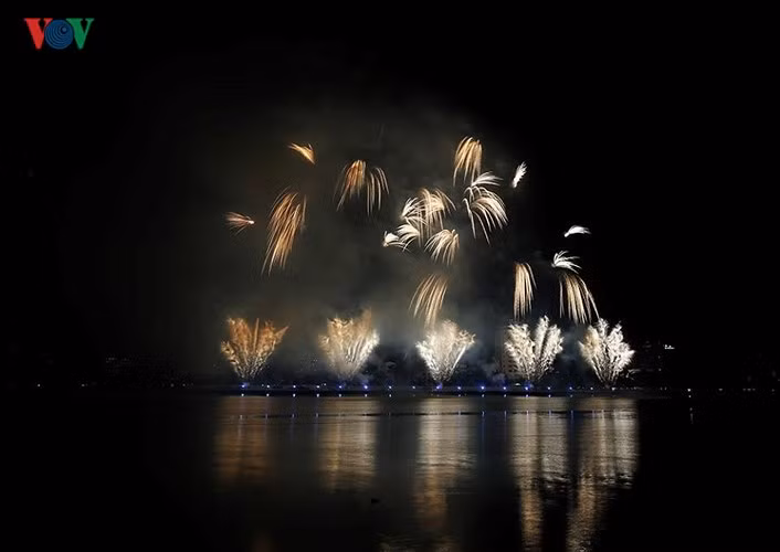 Mãn nhãn màn pháo hoa của nhà đương kim vô dịch Martarello bên sông Hàn