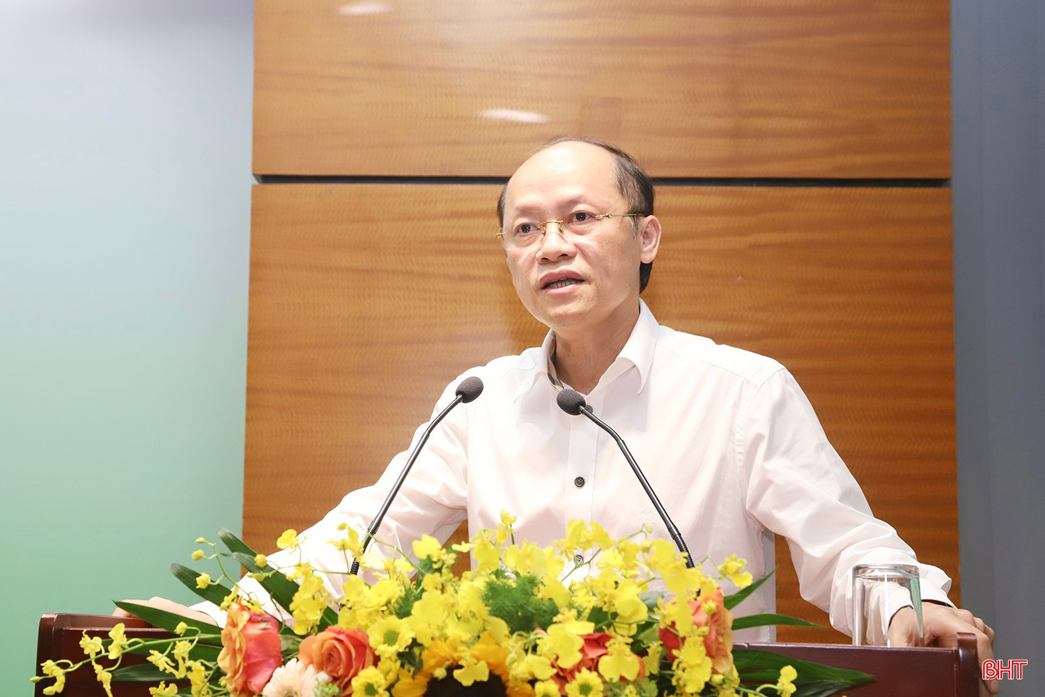 Phó Chủ tịch Thường trực UBND tỉnh Nguyễn Hồng Lĩnh phát biểu tại chương trình ký kết thỏa thuận hợp tác. bqbht_br_img-8398-copy.jpg