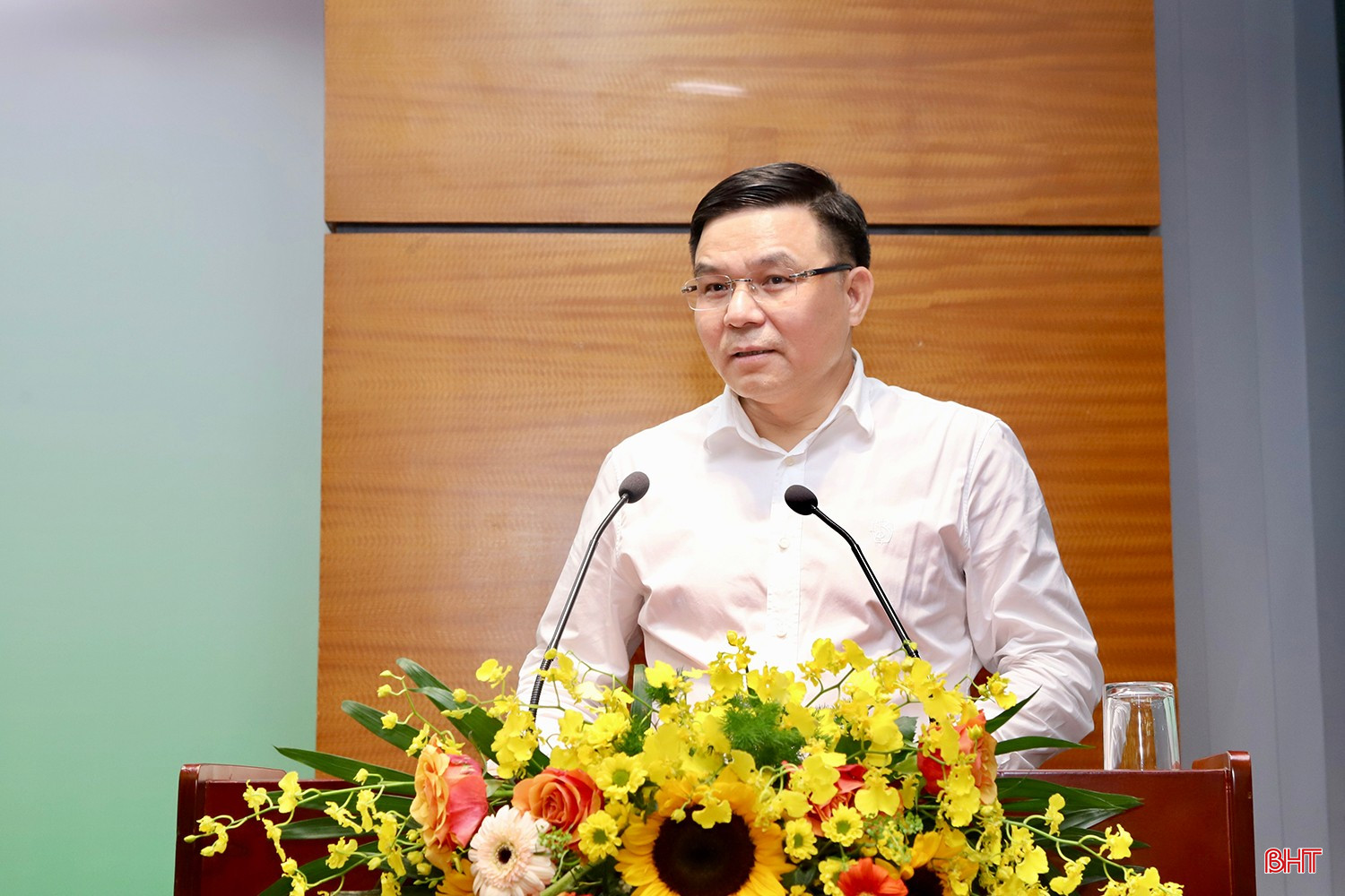 Ông Lê Mạnh Hùng - Bí thư Đảng ủy, Chủ tịch Hội đồng Thành viên Tập đoàn Công nghiệp - Năng lượng quốc gia Việt Nam phát biểu tại chương trình ký kết thỏa thuận hợp tác. bqbht_br_img-8351-copy.jpg