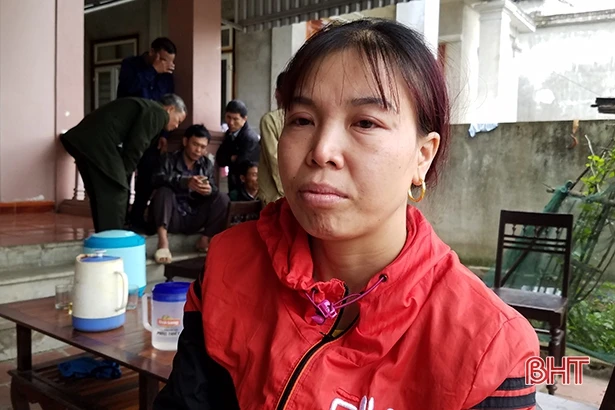 Vợ ngã quỵ khi nhận tin chồng tử nạn trong vụ ôtô lao xuống kênh tại Thái Lan