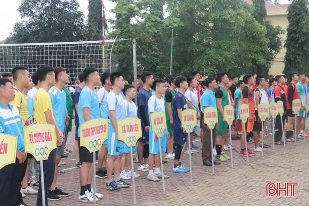 Gần 200 vận động viên tranh tài Giải bóng chuyền nam Nghi Xuân năm 2019