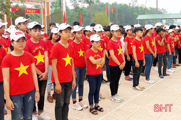 Hơn 600 người chạy Olympic vì sức khỏe toàn dân ở Hương Khê