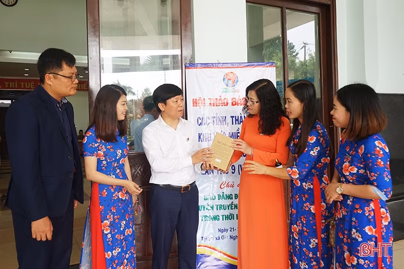 Báo Đảng địa phương hội thảo tuyên truyền vai trò của nông dân thời kỳ hội nhập