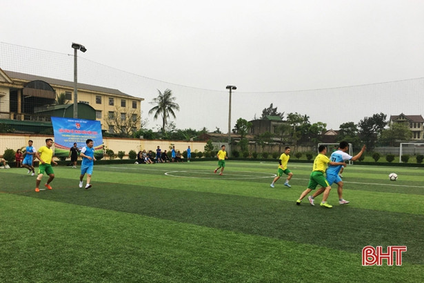 Khai mạc giải bóng đá nam khối các cơ quan TP Hà Tĩnh năm 2019