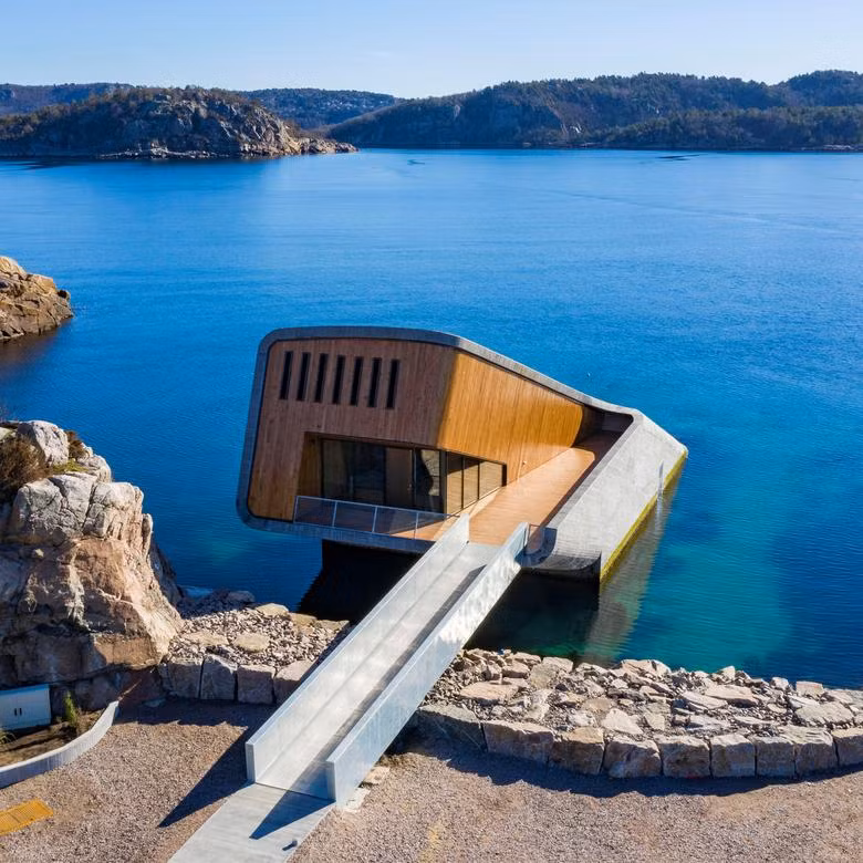 Chiêm ngưỡng nhà hàng dưới nước đầu tiên ở châu Âu