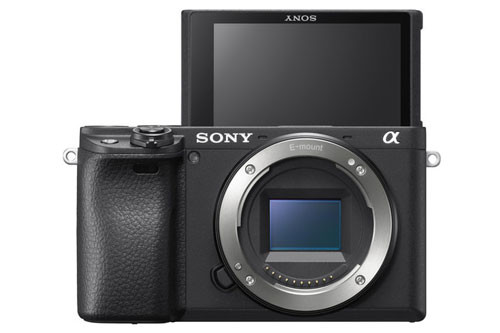 Máy ảnh lấy nét nhanh nhất thế giới về Việt Nam với giá 22,99 triệu