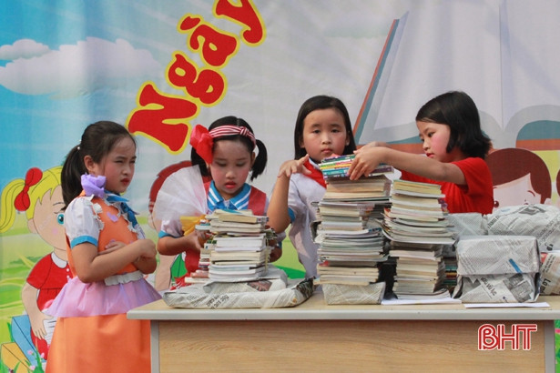 Sôi nổi Ngày hội đọc sách ở Trường Tiểu học Thạch Hưng