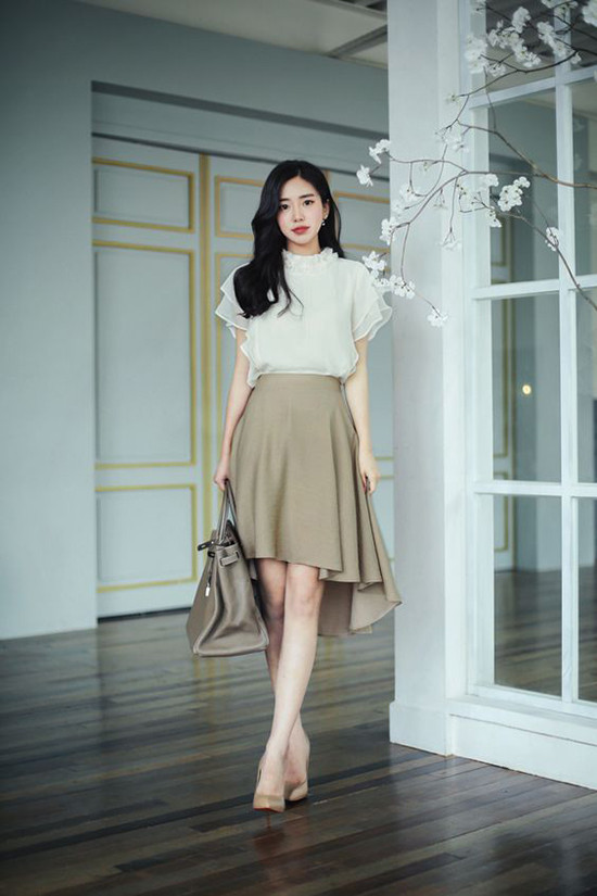 Áo lụa mềm cho nàng công sở trong mùa nắng