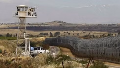 Thế giới ngày qua: Tổng thống Ukraine ký sắc lệnh trừng phạt Nga