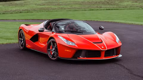 Hàng nghìn siêu xe Ferrari có nguy cơ bốc cháy vì rò rỉ nhiên liệu