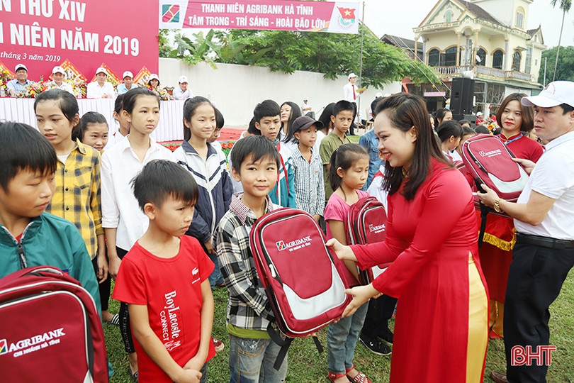 Khai mạc Hội thao Ngân hàng Agribank lần thứ XIV ảnh 6 Khai mạc Hội thao Ngân hàng Agribank lần thứ XIV