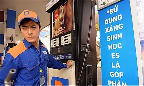 Tăng xả quỹ để giữ nguyên giá xăng dầu