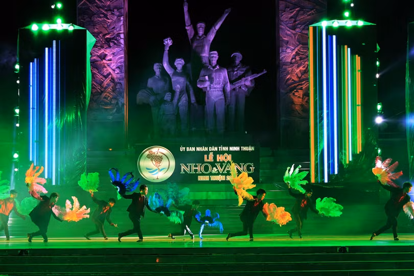 Check- in Lễ hội Nho và vang Ninh Thuận: Chưa bao giờ tưng bừng như thế!