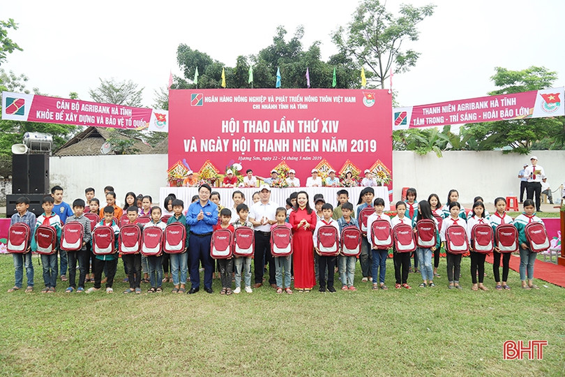 Khai mạc Hội thao Ngân hàng Agribank lần thứ XIV ảnh 7 Khai mạc Hội thao Ngân hàng Agribank lần thứ XIV