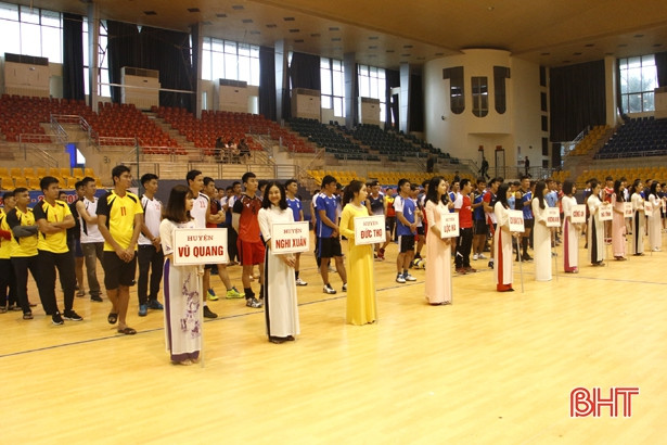 Khai mạc giải bóng chuyền nam thanh niên Hà Tĩnh năm 2019