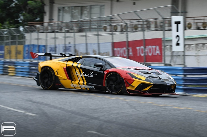 Chiêm ngưỡng chiếc Lamborghini Aventador được cho là “loè loẹt” nhất thế giới