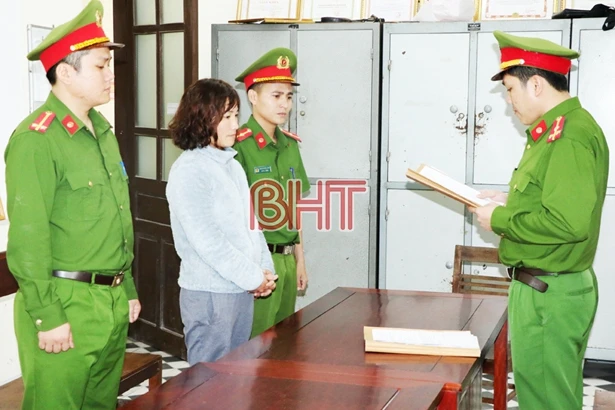 Hà Tĩnh khởi tố vợ chồng xe buýt nhái” hành hung hành khách