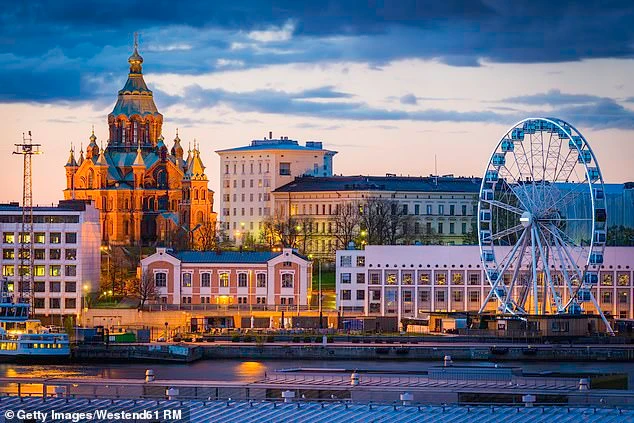 Việt Nam tăng bậc trong bảng xếp hạng quốc gia hạnh phúc nhất thế giới