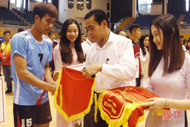 Khai mạc giải bóng chuyền nam thanh niên Hà Tĩnh năm 2019