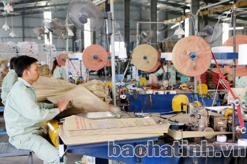 Nhà điều hành Nhà máy chế biến thức ăn chăn nuôi Thiên Lộc.