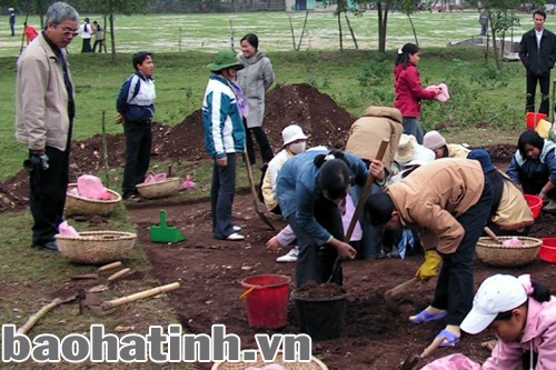 Thăm dò khai quật khảo cổ học tại Di chỉ khảo cổ học Thạch Lạc (Thạch Hà)